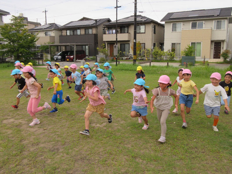 屋外|異年齢保育の導入